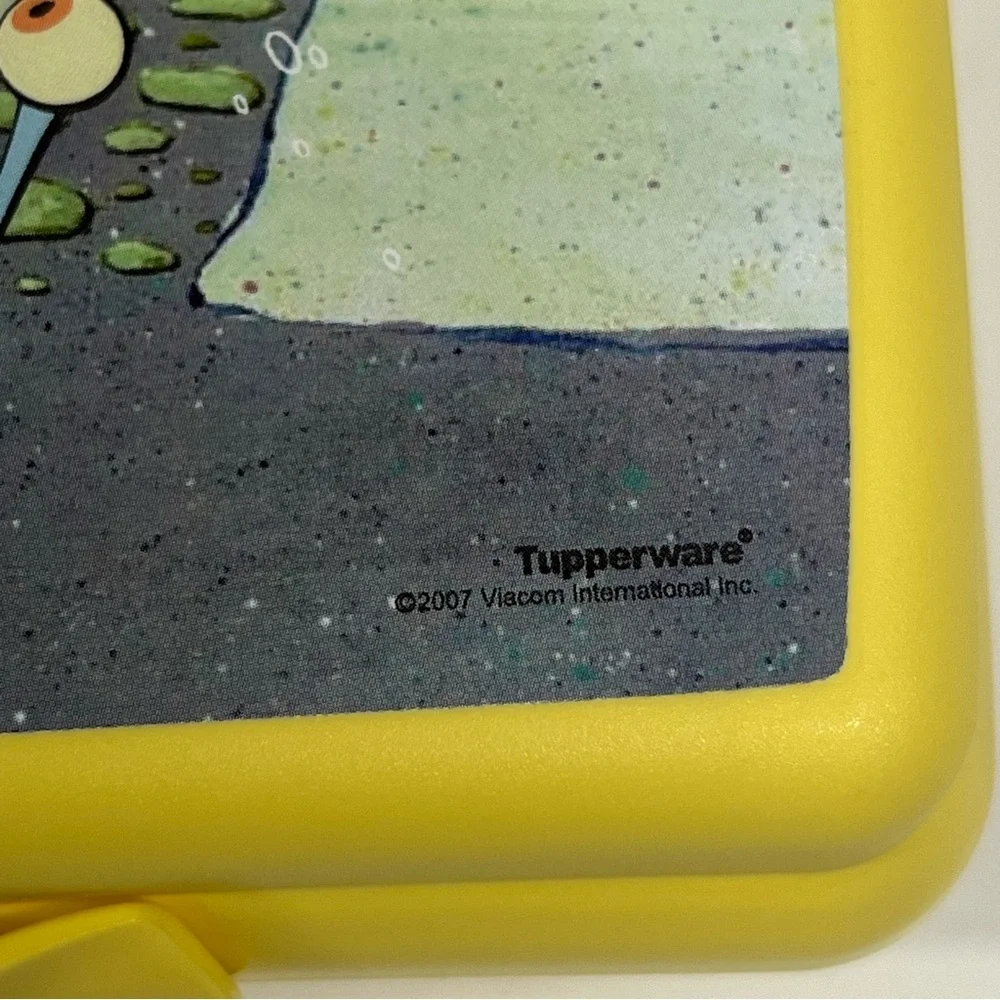 Tupperware‎ SpongeBob Squarepants Sandwich Keeper Container 3752D-2 Yellow